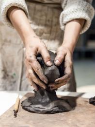 Du trait à la forme : cycles d'ateliers de modelage de 4h
