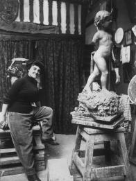 Suzanne Bizard dans son atelier 