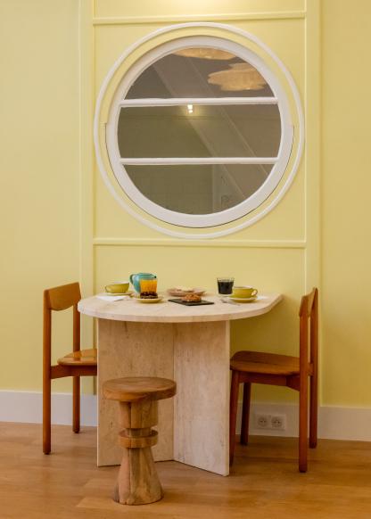 Une table du café-restaurant Le Rhodia