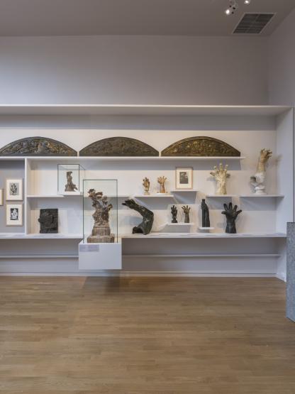 Vue de la section Aux Combattants, Le premier Monument