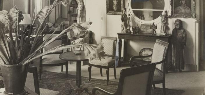 Albert Harlingue, Intérieur de l'appartement de Rhodia Dufet Bourdelle et Michel Dufet, vers 1950, tirage photographique