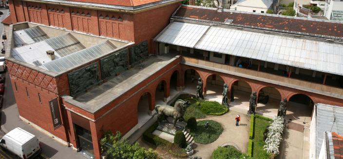 Vue plongeante sur les bâtiments du musée