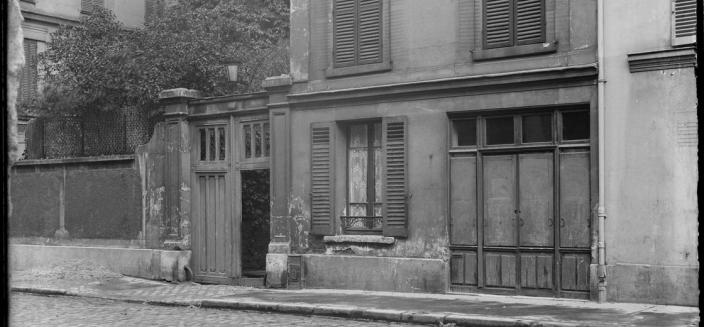Anonyme, Pavillon d'entrée du musée et ancienne maison Paillard, 16 impasse du Maine, avant 1933, négatif sur verre au gélatino-bromure d'argent
