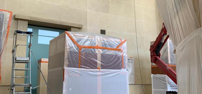 Opération de nettoyage au laser embarqué dans une nacelle