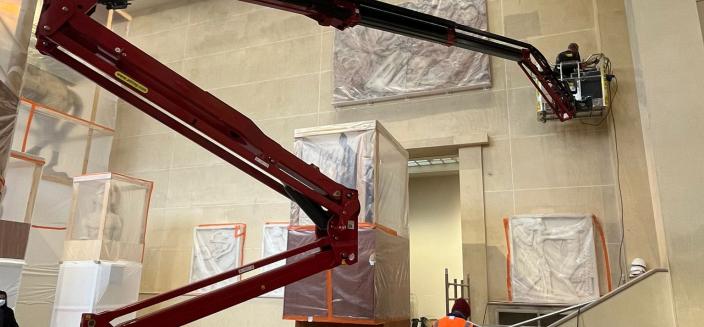 Opération de nettoyage au laser embarqué dans une nacelle